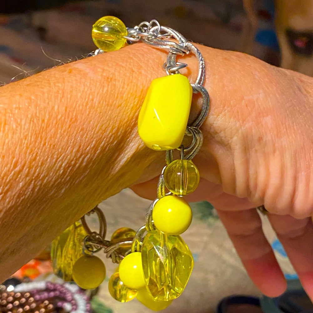 SALE 5/$25 Funky mid century charm bracelet,silver,lucite yellow geo beads